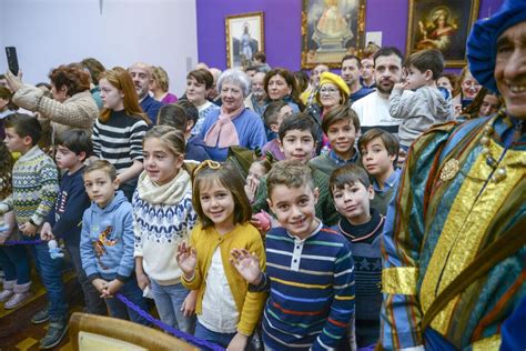 Los Reyes Magos ya están en Jaén Así ha sido su llegada arropados por