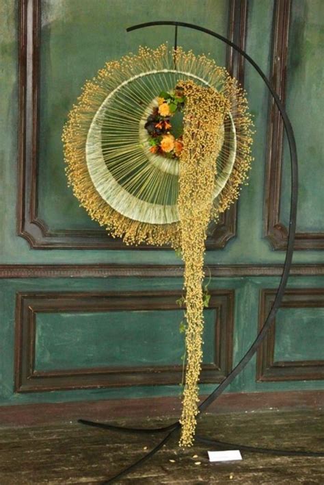 Pin By Remonto Satoh On Art Day Floral Art Arrangements Modern