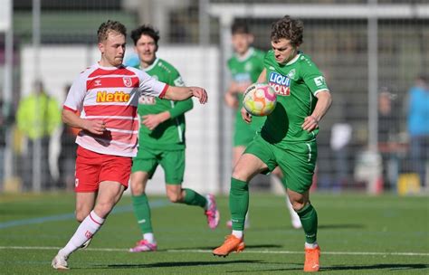 Eichst Tter Vfb Trainer R Hl Erwartet Gegen Vorletzten Ein Vom Kopf