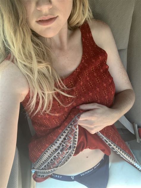F Teasing ðŸ Porn Pic