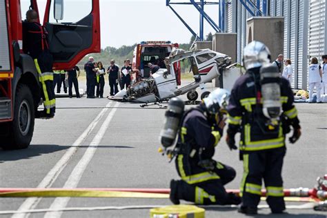 Un Crash D Avion Simul L A Roport Orl Ans Loire Valley Saint Denis