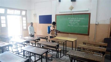 Pune Zp Reopens Schools For Classes 1 4 In Villages Free Of Covid 19