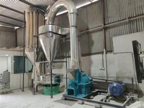 Stainless Steel Hammer Mill Pulverizer Machine Capacity Kg 200 Kg