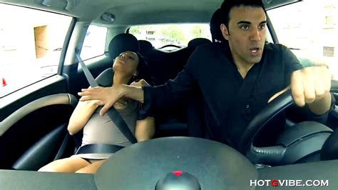 Lara Tinelli Horny Latin GF Squirts In His Car Free Porno Video