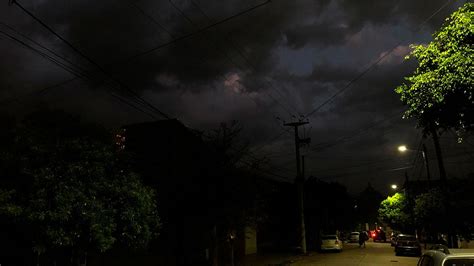 Después de un día caluroso la lluvia trajo alivio a la Madre de