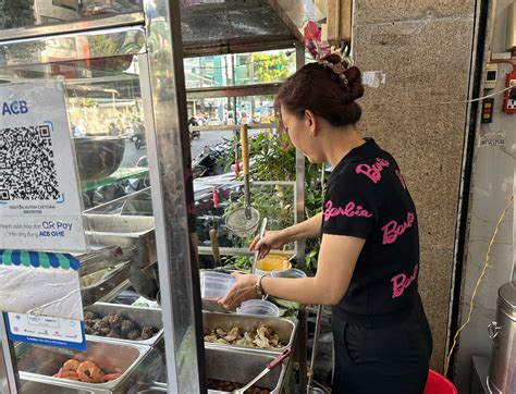 TP HCM nắng nóng gay gắt thực phẩm dễ hư Cách bảo quản của các chủ quán ăn