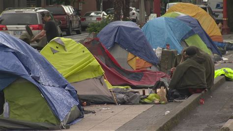 Plan to clear homeless camps produces little results on day one | kgw.com