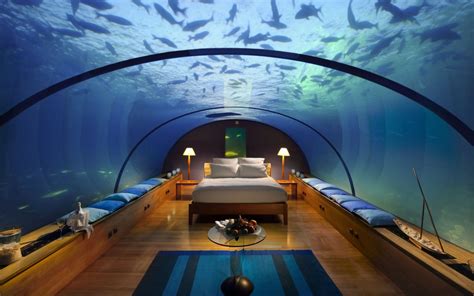 World Visit: Dubai Hotel Underwater