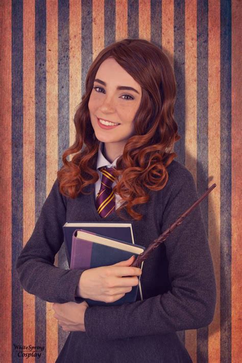 Hermione Granger Cosplay by WhiteSpringPro on DeviantArt Slytherin, Hogwarts, Harry Potter ...