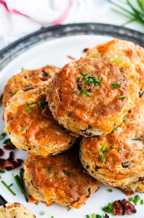 Flaky Bacon Cheddar Buttermilk Biscuits Aberdeen S Kitchen