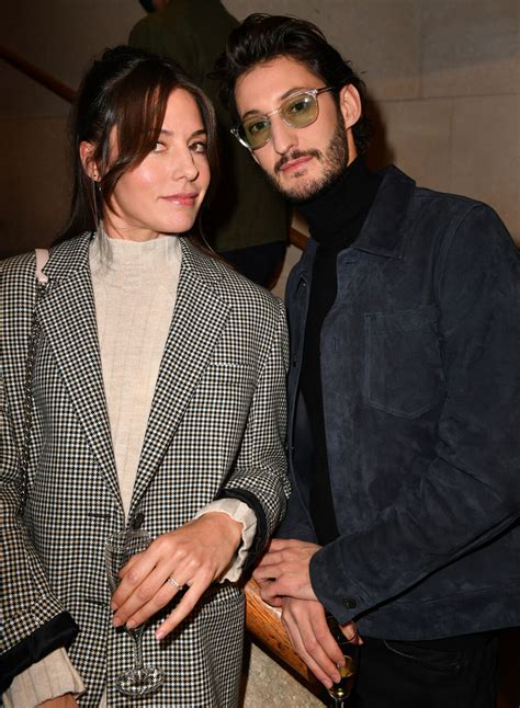 Photo Pierre Niney Et Sa Femme Natasha Andrew Avant Premi Re Du