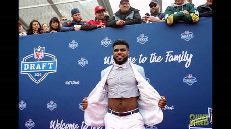 Ezekiel Elliott Wears Crop Top To Nfl Draft Bares His Abs Youtube