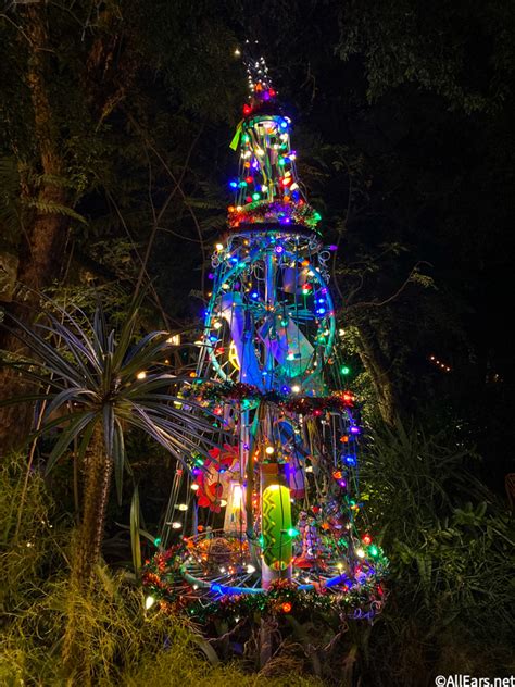 Photos Go On A 2020 Walt Disney World Christmas Tree Tour Allears Net