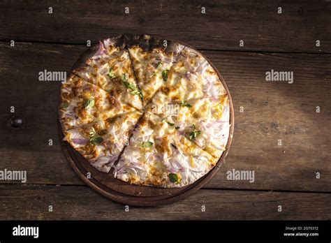 Traditional Argentine Style Pizza Pizza A La Piedra Stock Photo Alamy