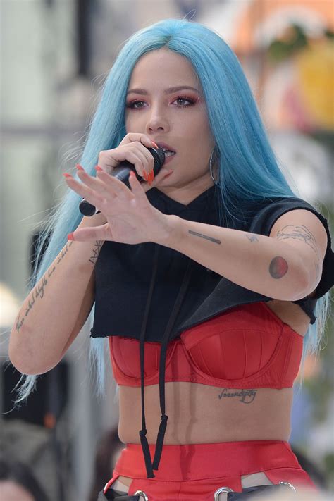 Halsey Performs On Nbc S Today Show At Rockefeller Center In Ny 06 09 2017 • Celebmafia