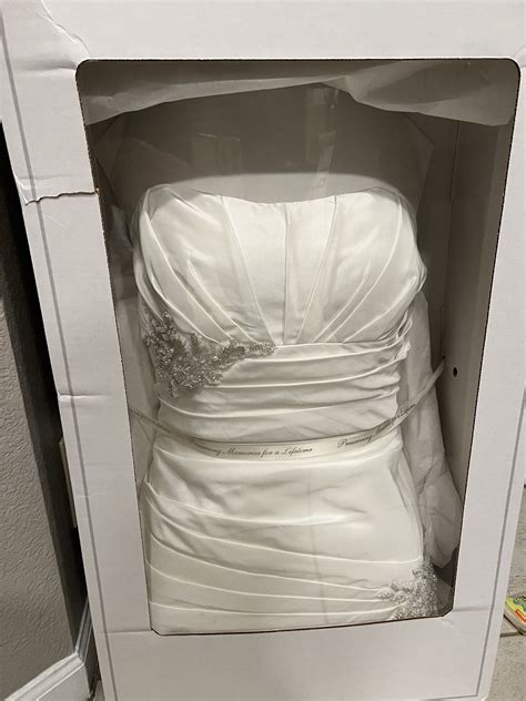David's Bridal Wedding Dress - Stillwhite