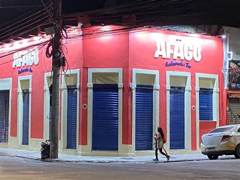 Afago Fachada De Bar Em Frente A Cemit Rio Famoso No Rio Chama Aten O