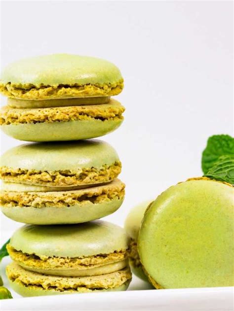 Pistachio Macarons Recipe With White Buttercream