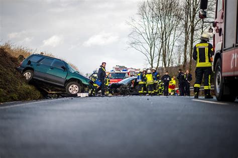 B T Dlicher Verkehrsunfall Zwischen M Hnesee Und Arnsberg