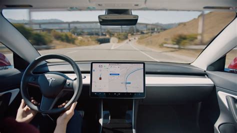 Tesla's 'Full Self-Driving' feature is back on Autopilot | Mashable