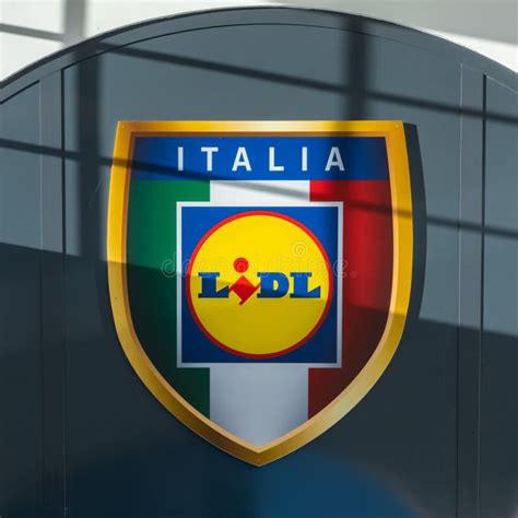 Le Logo Lidl Italia Sur Le Signe De La Nouvelle Boutique Lidl Discount