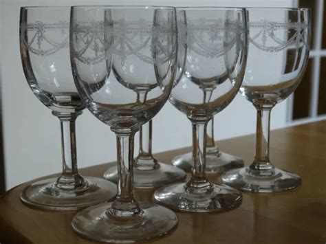 6 ANCIENS VERRES A APERITIF EN CRISTAL DANS LE GOUT DE ST LOUIS GRAVURE