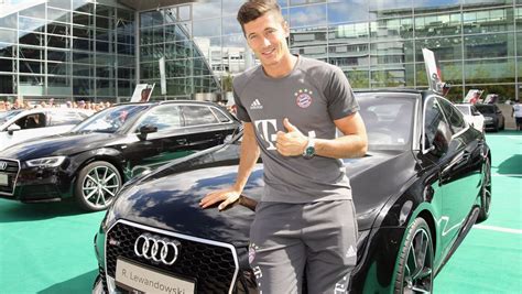 La Liga Robert Lewandowski Otrzyma Nowy Samoch D Zamieni Audi Na Inn