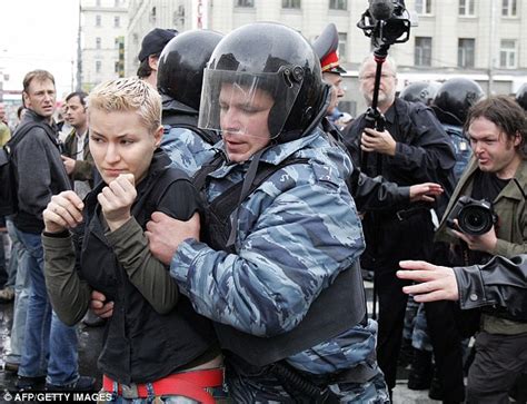 Russia S First Lesbian Magazine Hits The Shelves Despite Anti Gay Protests And A New Law Banning