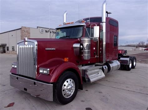 2022 Kenworth W900