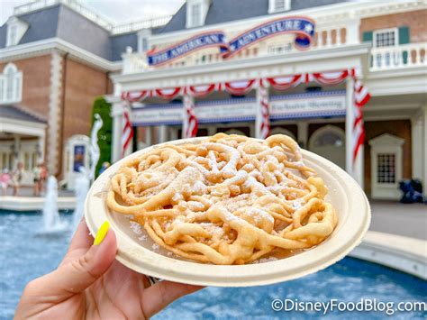 REVIEW We Found The PERFECT Disneyland Snack For Winnie The Pooh