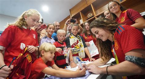 O fútbol feminino galego rende homenaxe a Tere Abelleira Pontevedra Viva