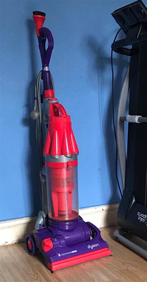 Dyson Dc07 Root 8 Cyclone Upright Vacuum In Wr11 Wychavon Für 40 00 £ Zum Verkauf Shpock De