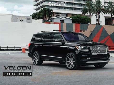 2019 Lincoln Navigator Velgen Vft8 Stock Custom Offsets