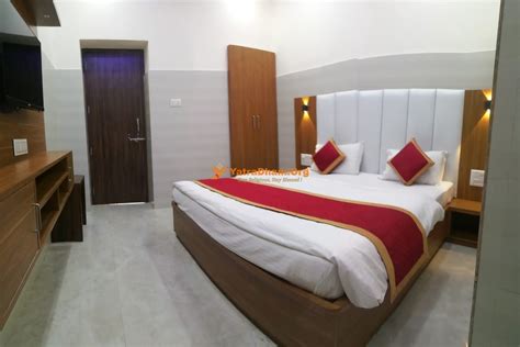 Varanasi Kasi Gayatri Andhra Ashram Stay Dharamshala Booking