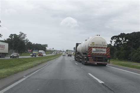 Veja os trechos mais perigosos das rodovias que cortam o Paraná