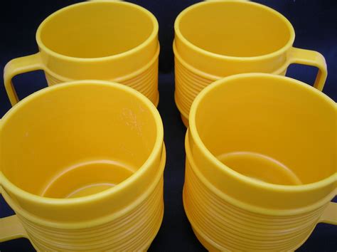 Rubbermaid Yellow Plastic Mugs Set Of Four Ribbed Cups With