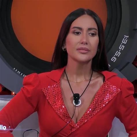 Jessica Morlacchi la prima gaffe hot è sua Hai il seno di fuori