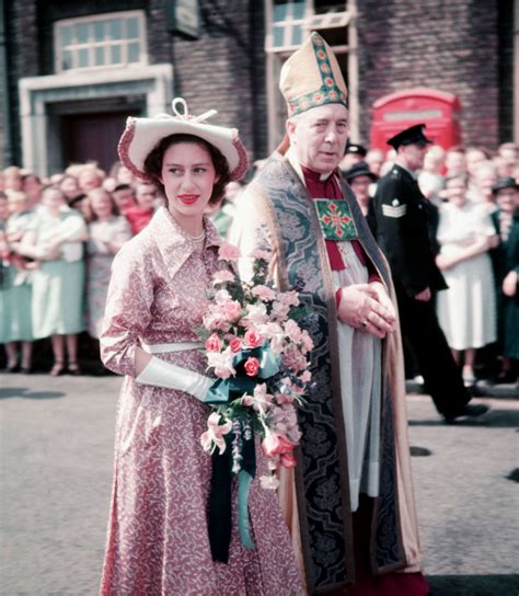 40 Incredible Color Photographs That Show What Life Was Really Like in ...