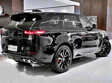 2023 Range Rover Sport P530 First Edition in Full Black | Range Rover Fans