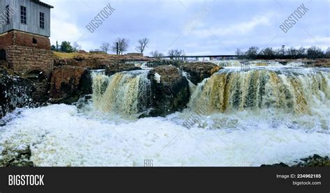 Big Sioux River Flows Image & Photo (Free Trial) | Bigstock