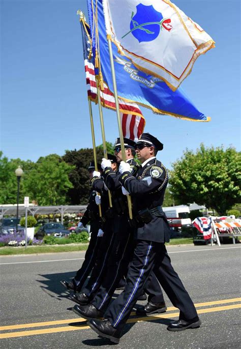 In Photos Darien Memorial Day Parade Ends At Spring Grove Veterans