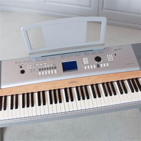 EL PIANO Yamaha Portable Grand DGX 620