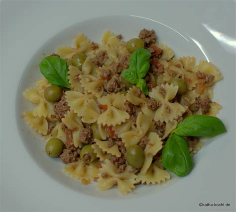 Farfalle Mit Hackfleisch Oliven Und Getrockneten Tomaten Katha Kocht