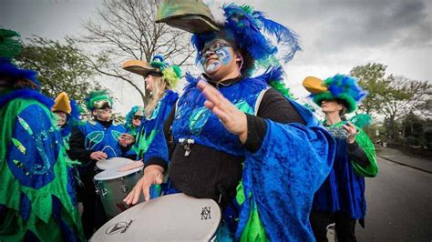 So Bunt War Der Sambazug In Hartefeld