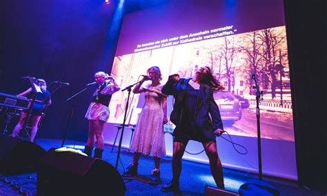 Pussy Riot Saalfeldener Protestekstase Gegen Wladimir Putin Musik DerStandard At Kultur