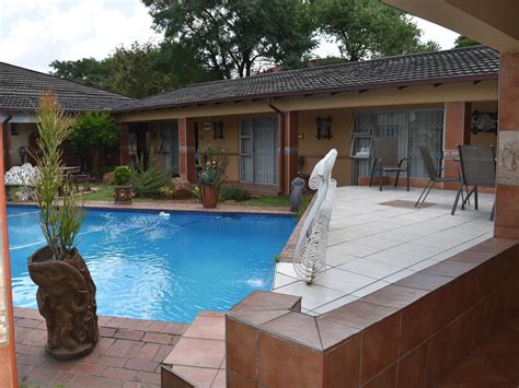 African Elephant Guest House Rooms Escape To The Country