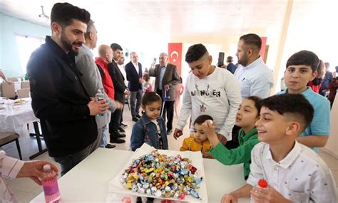 Muşta yurda yerleştirilen depremzedeler Ramazan Bayramı sevincini