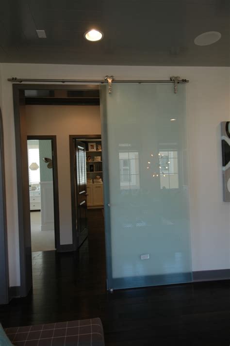 Glass Barn Doors Minimalistisch Flur Orange County Von User Houzz