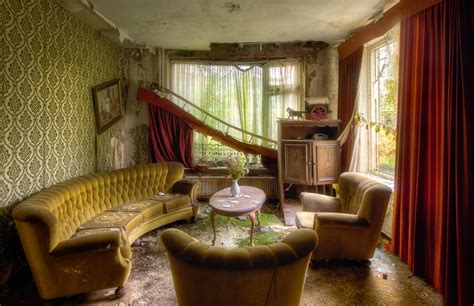 15 Photos of Abandoned Living Rooms in Decay - Urban Photography by ...