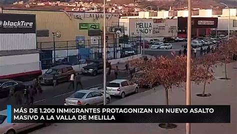 Al Menos Un Millar De Inmigrantes Protagonizan Un Nuevo Asalto Masivo A